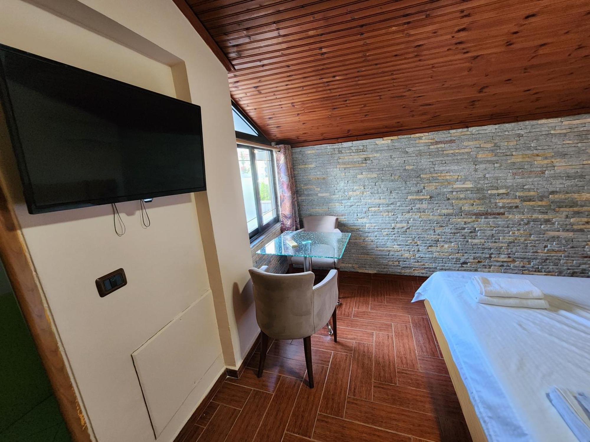 Hotel La Villa Τίρανα Εξωτερικό φωτογραφία