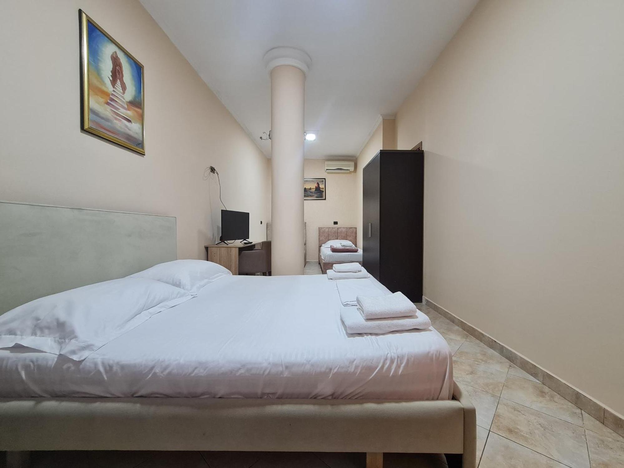 Hotel La Villa Τίρανα Εξωτερικό φωτογραφία