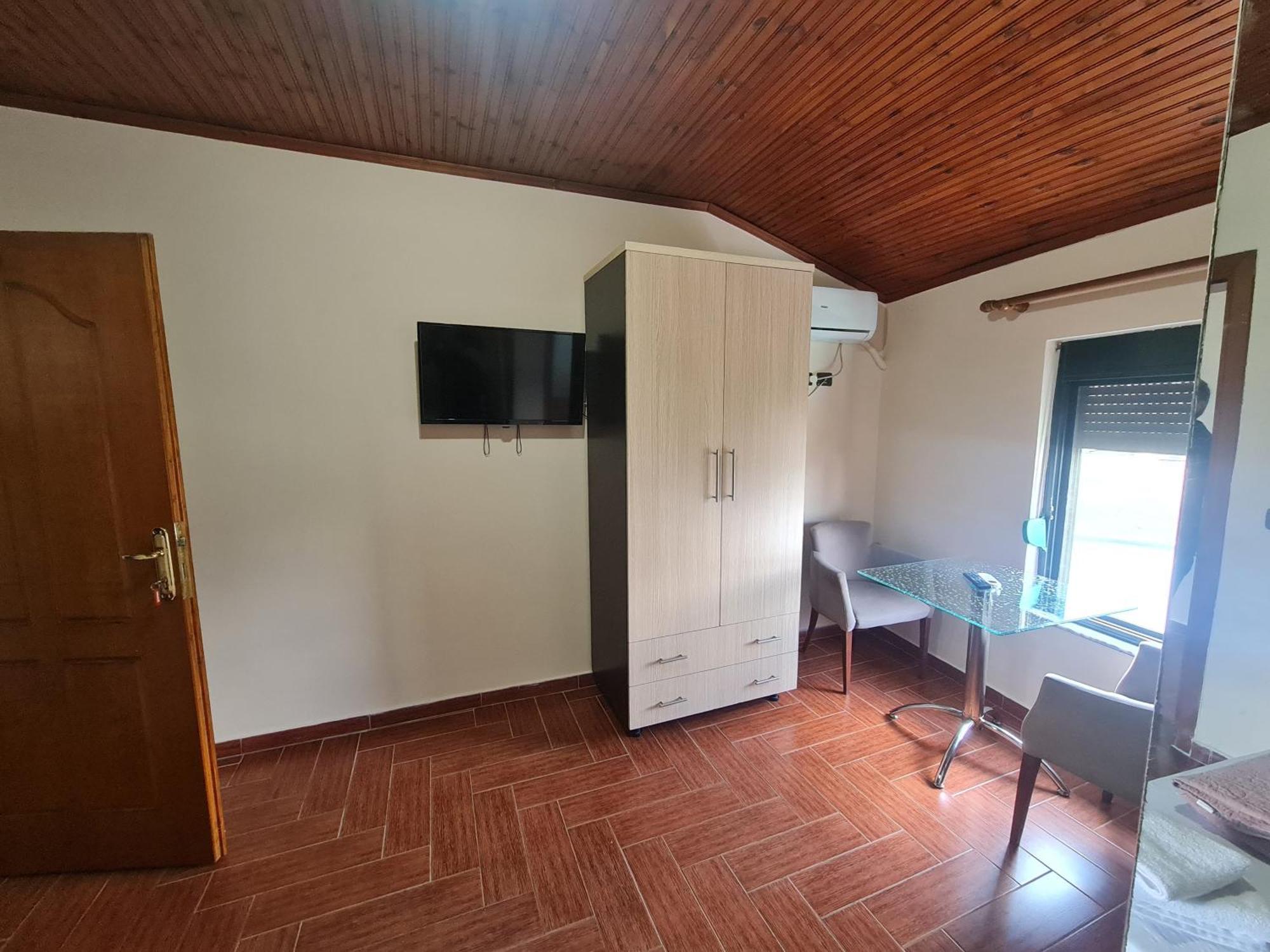 Hotel La Villa Τίρανα Εξωτερικό φωτογραφία