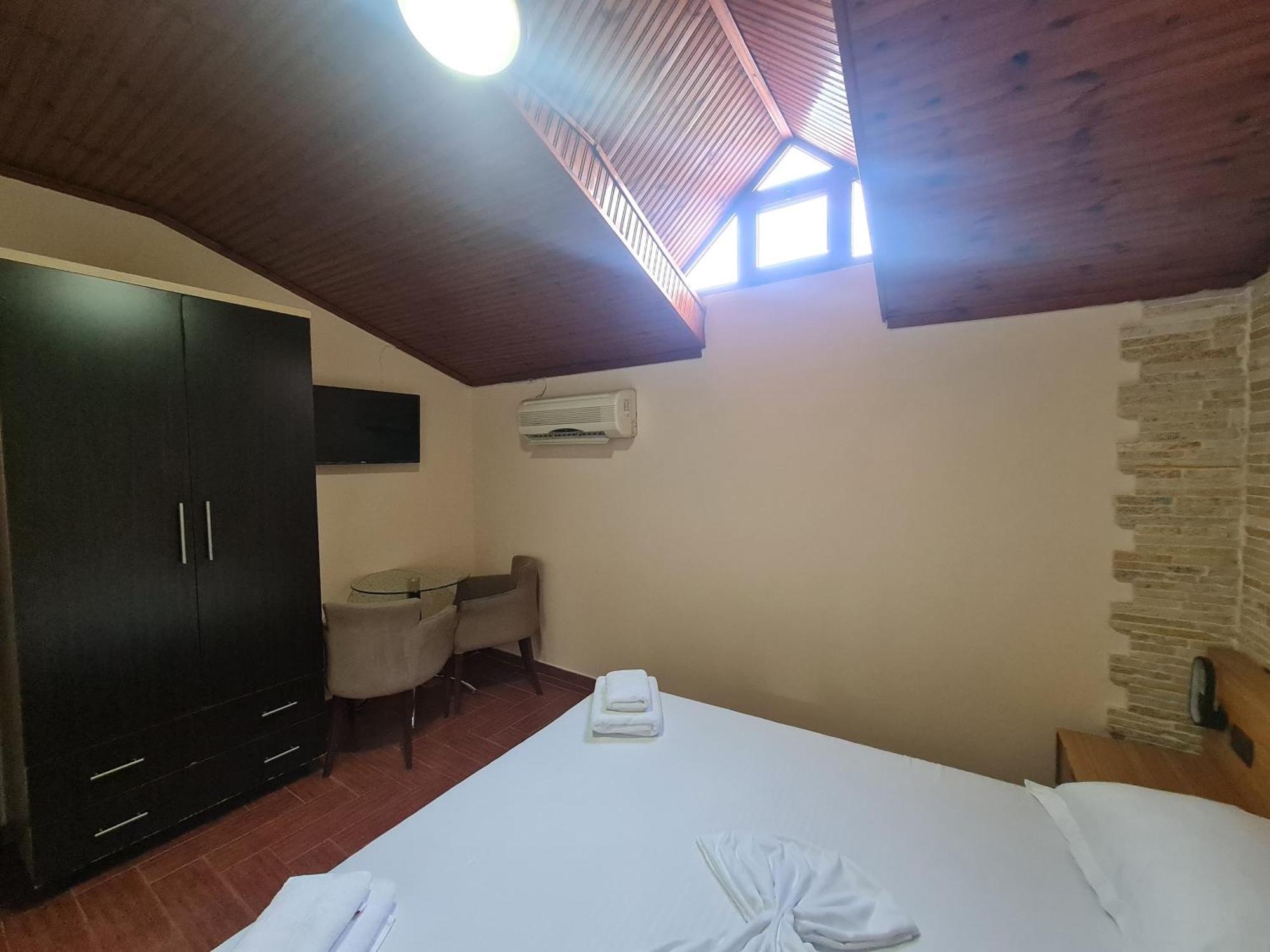 Hotel La Villa Τίρανα Εξωτερικό φωτογραφία